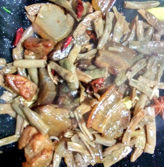 干豆角焖罐肉的做法步骤：4