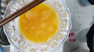 鸡蛋油麦菜汤的做法步骤：1