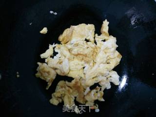 鸡蛋炒木耳的做法步骤：2