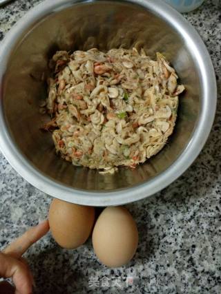 《鲜》蛋炒小河虾的做法步骤：1