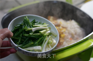 虾菜豆芽炒粉的做法步骤：9