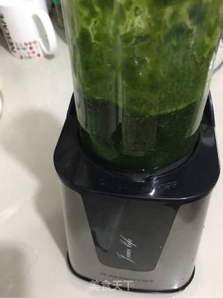 菠菜汁芝麻饼的做法步骤：1