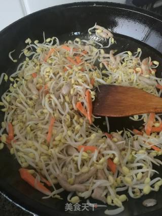 爆炒自发绿豆芽的做法步骤：4
