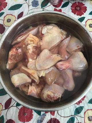 家常黄焖鸡的做法步骤：1