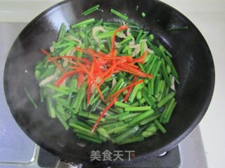 韭菜薹炒鸡丝的做法步骤：6