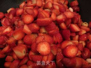 ????大颗粒草莓酱????的做法步骤：2
