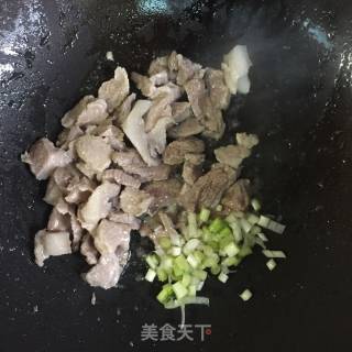 芹菜炒肉片的做法步骤：6