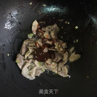 芹菜炒肉片的做法步骤：7