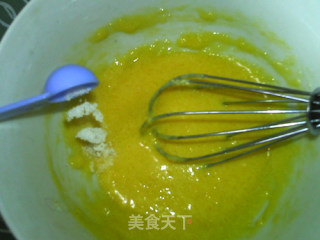 帕玛森香草戚风蛋糕的做法步骤：5