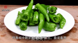 虎皮青椒的做法步骤：1