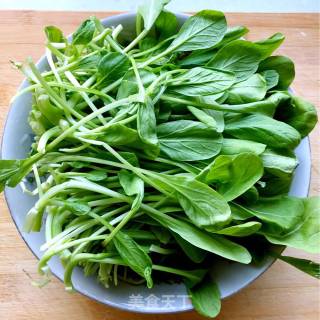 金汤小米鸡毛菜的做法步骤：1