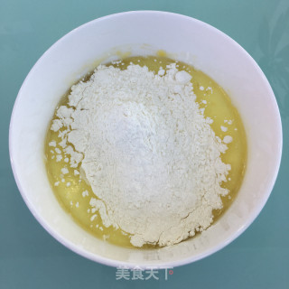 香蕉戚风蛋糕的做法步骤：4