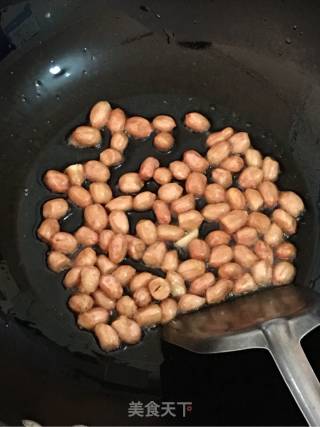 芹菜叶拌花生米的做法步骤：6