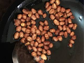 芹菜叶拌花生米的做法步骤：7