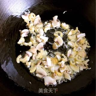 荠菜三鲜疙瘩汤的做法步骤：6