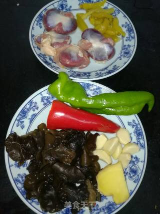 辣炒鸭胗的做法步骤：1