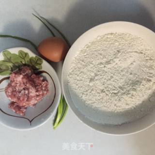 芹菜叶肉末鸡蛋饼的做法步骤：1