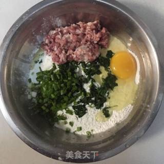 芹菜叶肉末鸡蛋饼的做法步骤：3