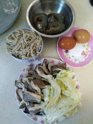 海鲜面的做法步骤：1