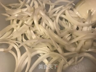 日式牛肉盖饭的做法步骤：2