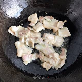 五花肉焖春笋的做法步骤：5