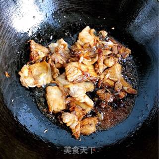 五花肉焖春笋的做法步骤：6