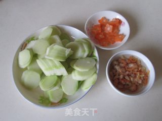 虾仁炒芥蓝片的做法步骤：1