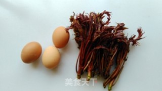 香椿头炒蛋的做法步骤：1