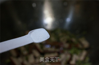 香椿鸡蛋干的做法步骤：6