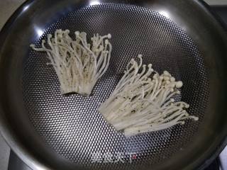 荠菜金针菇蛋树的做法步骤：4
