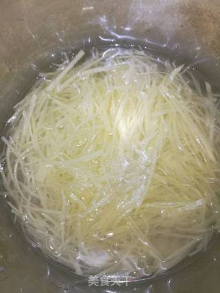 酸辣拌土豆丝的做法步骤：3
