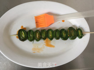 【烤韭菜】春天食韭正当时的做法步骤：7