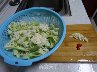 干锅菜花的做法步骤：1