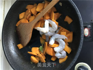 虾仁烧金瓜的做法步骤：8