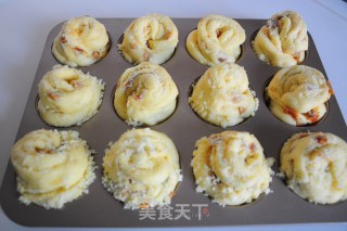 椰蓉无花果玫瑰卷面包的做法步骤：12