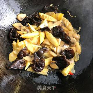 口蘑烩时蔬的做法步骤：6