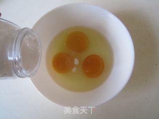 韭菜炒鸡蛋的做法步骤：2