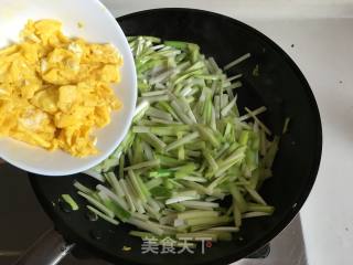 韭菜炒鸡蛋的做法步骤：8