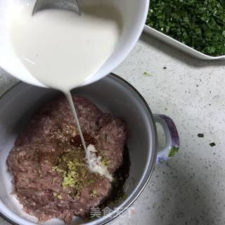 韭菜猪肉饺子的做法步骤：4