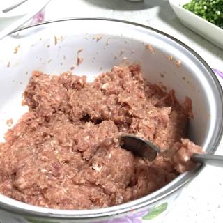 韭菜猪肉饺子的做法步骤：5