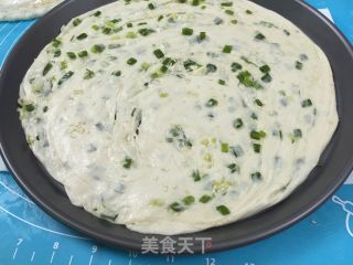 葱油饼的做法步骤：11