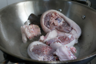 酱汁炖猪蹄的做法步骤：4