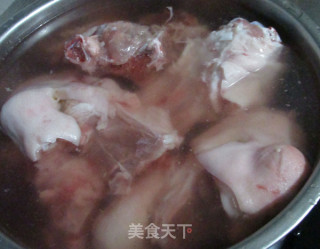 马兰头猪骨汤的做法步骤：1