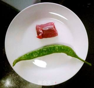 尖椒猪肉卤·过水面条的做法步骤：1