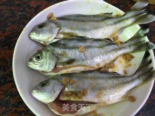 豆酱蒸细鳞鯻的做法步骤：4
