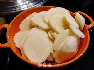 酱香土豆片的做法步骤：1