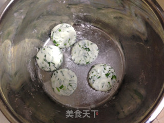 ＃春食野菜香＃野葱米饼的做法步骤：7