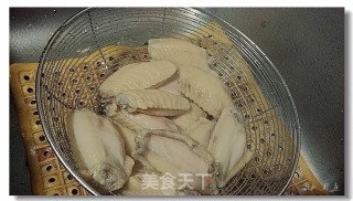 干菌烧鸡翅的做法步骤：3