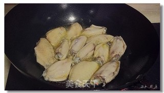 干菌烧鸡翅的做法步骤：4
