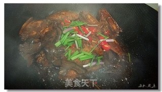 干菌烧鸡翅的做法步骤：10